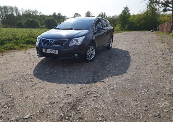 Toyota Avensis cena 33500 przebieg: 196000, rok produkcji 2011 z Sierpc małe 466